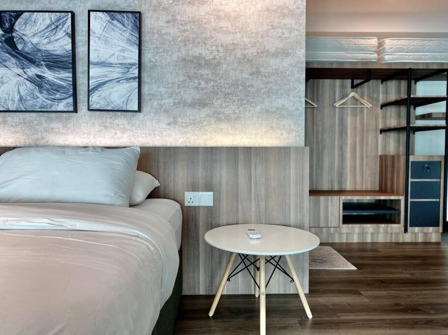 Apartment Maritime #pool Table #full Seaview #georgetown #6pax #2br 2bath #1king 2single 2floor Mattress #quality Well Maintained #private Host *