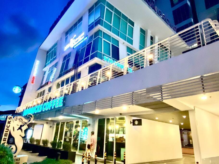 Apartment Maritime #pool Table #full Seaview #georgetown #6pax #2br 2bath #1king 2single 2floor Mattress #quality Well Maintained #private Host *